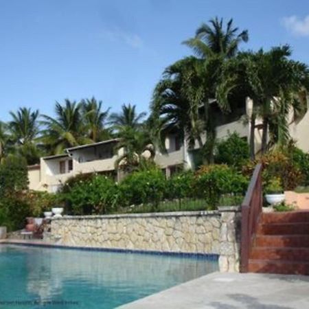 Attractive 2-Bed Apartment Stunning Sea View Dickenson Bay Екстериор снимка
