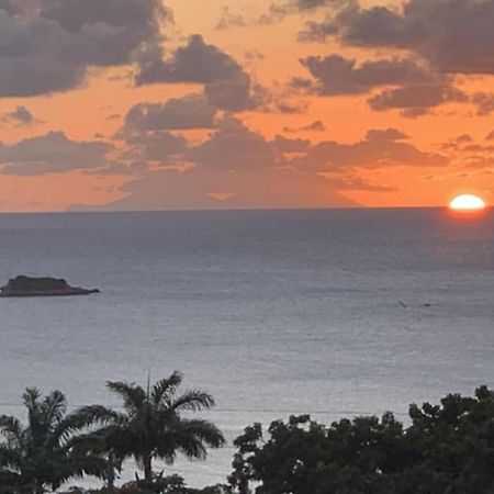 Attractive 2-Bed Apartment Stunning Sea View Dickenson Bay Екстериор снимка