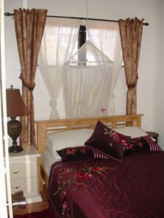 Attractive 2-Bed Apartment Stunning Sea View Dickenson Bay Екстериор снимка