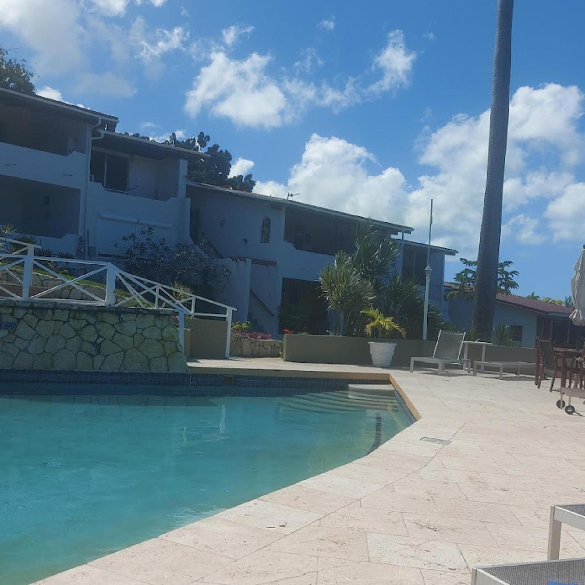 Attractive 2-Bed Apartment Stunning Sea View Dickenson Bay Екстериор снимка
