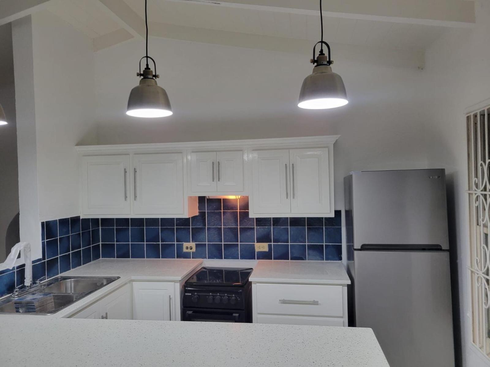 Attractive 2-Bed Apartment Stunning Sea View Dickenson Bay Екстериор снимка