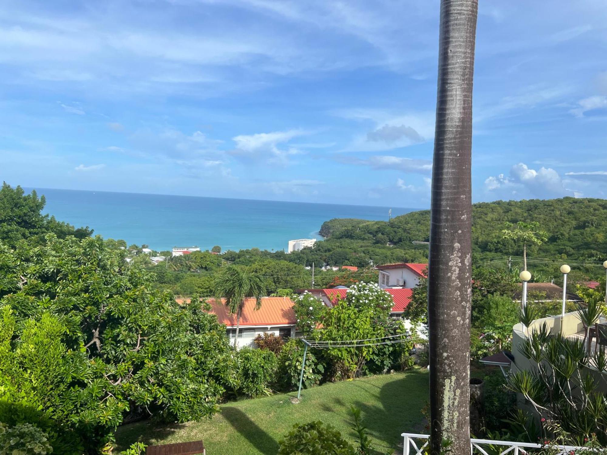 Attractive 2-Bed Apartment Stunning Sea View Dickenson Bay Екстериор снимка